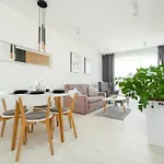 Westin House 410 Апартаменты Колобжег