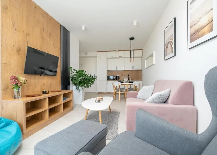 Westin House 410 Apartment *