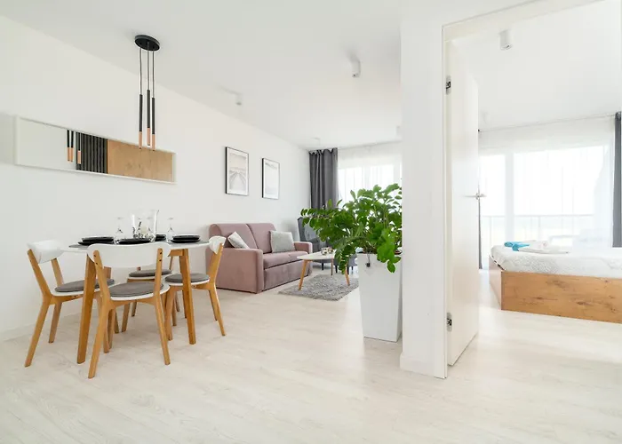 Westin House 410 Apartment *